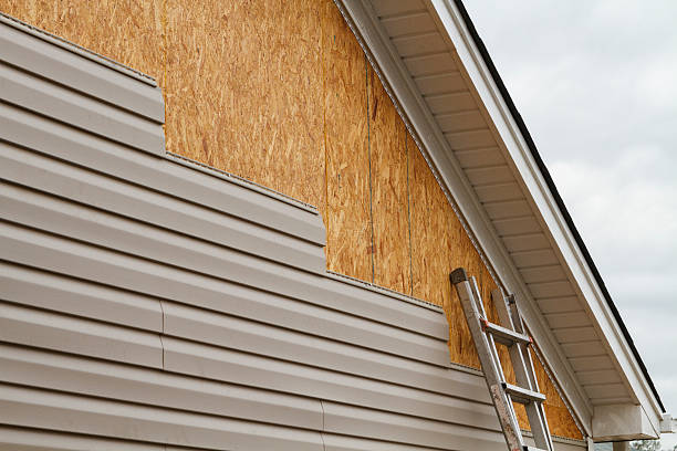 24/7 Emergency Storm Damage Siding Repair experts in Sterling, IL